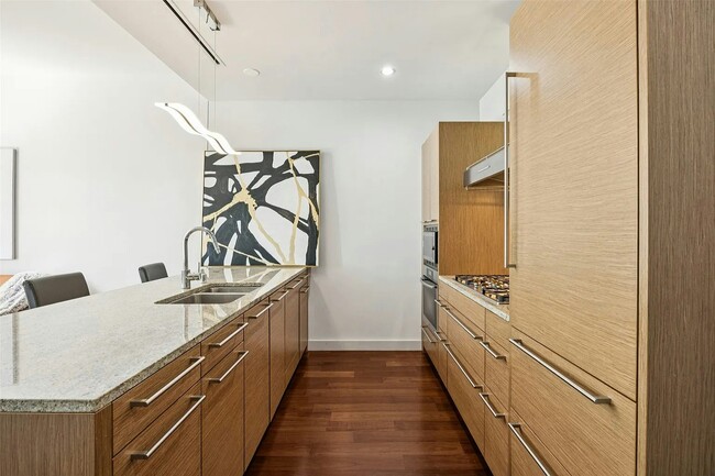 Building Photo - 2900 McKinnon St