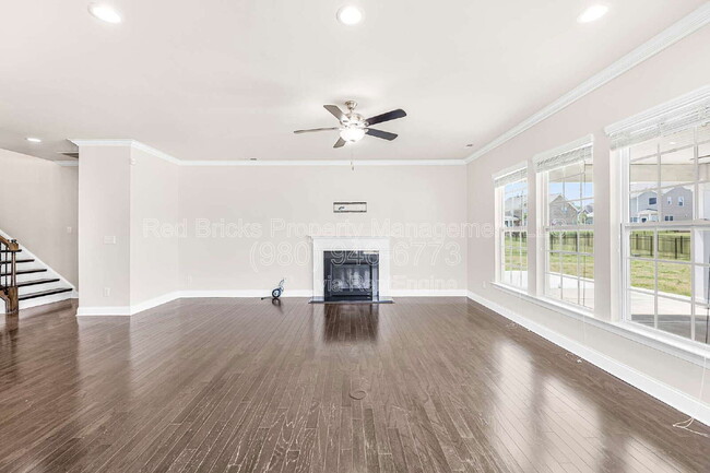 Building Photo - 8608 Lavender Pl