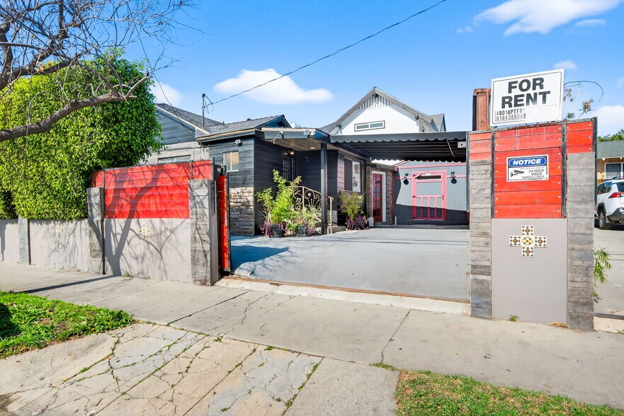 Building Photo - 1200 Tamarind Ave