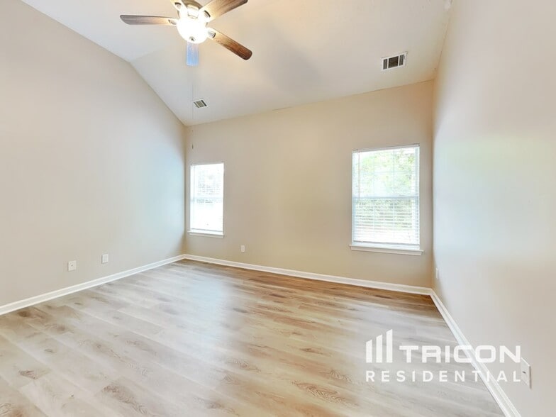 Building Photo - 3596 Caseys Cove