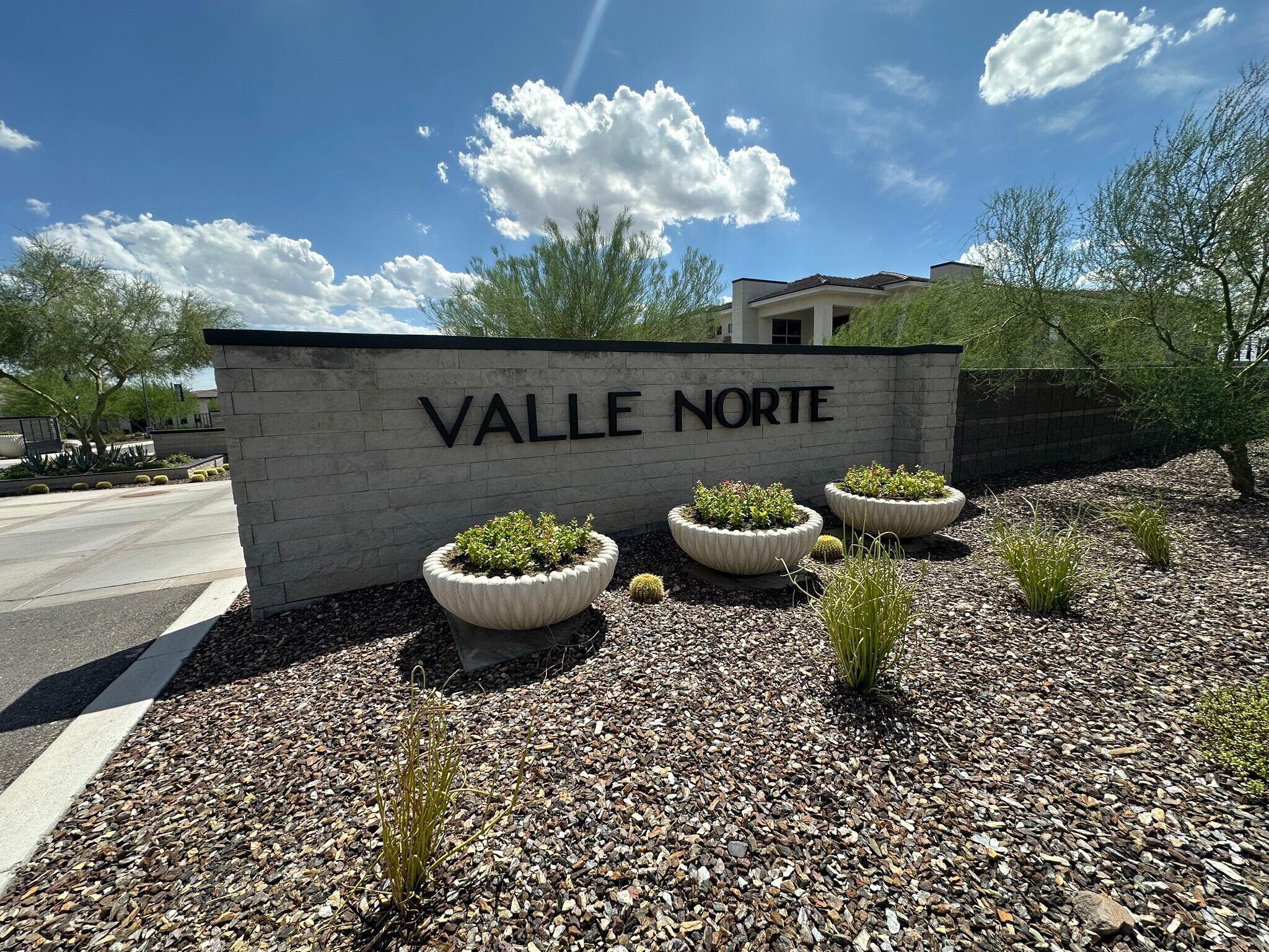 Building Photo - 2121 W Sonoran Desert Dr