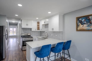 Building Photo - 620 57th St