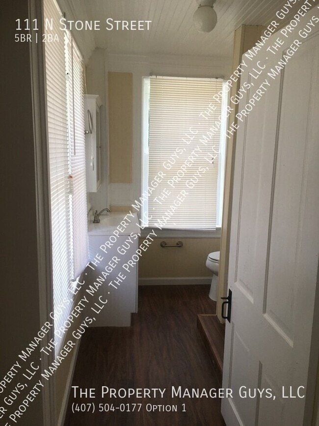 Building Photo - 111 N Stone St