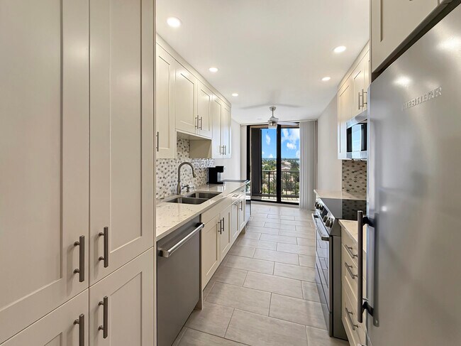 Building Photo - 4200 N Ocean Dr