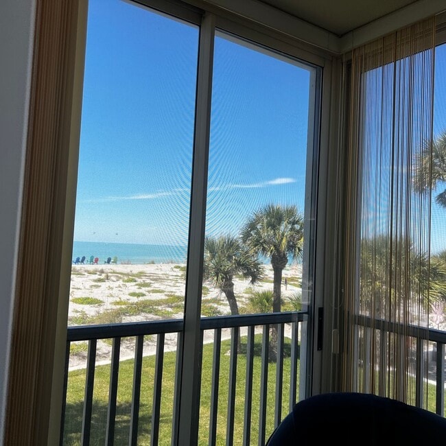 Building Photo - 2BD/2BA on the Gulf of Mexico!