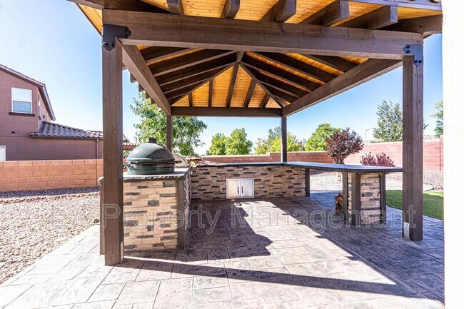 Building Photo - 827 Mesa Roja Trail NE