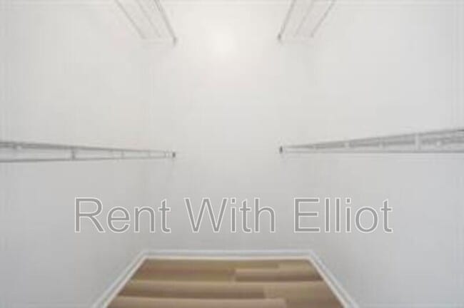 Building Photo - 1625 SE 10th Ave