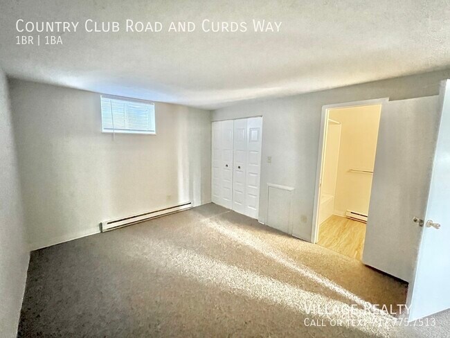 Building Photo - 681 Country Club Rd