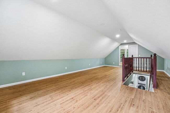 Building Photo - 21567 Starrett Hill Dr