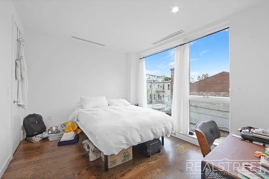 Building Photo - North 7th Street