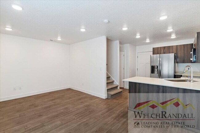 Building Photo - Shady Brook Townhomes