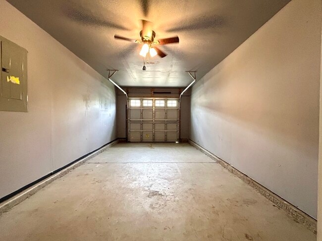 Building Photo - 6536 Matlea Ct