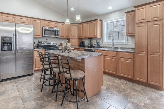 Building Photo - 29573 Maple St