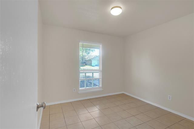 Building Photo - 7409 Meadow Creek Dr