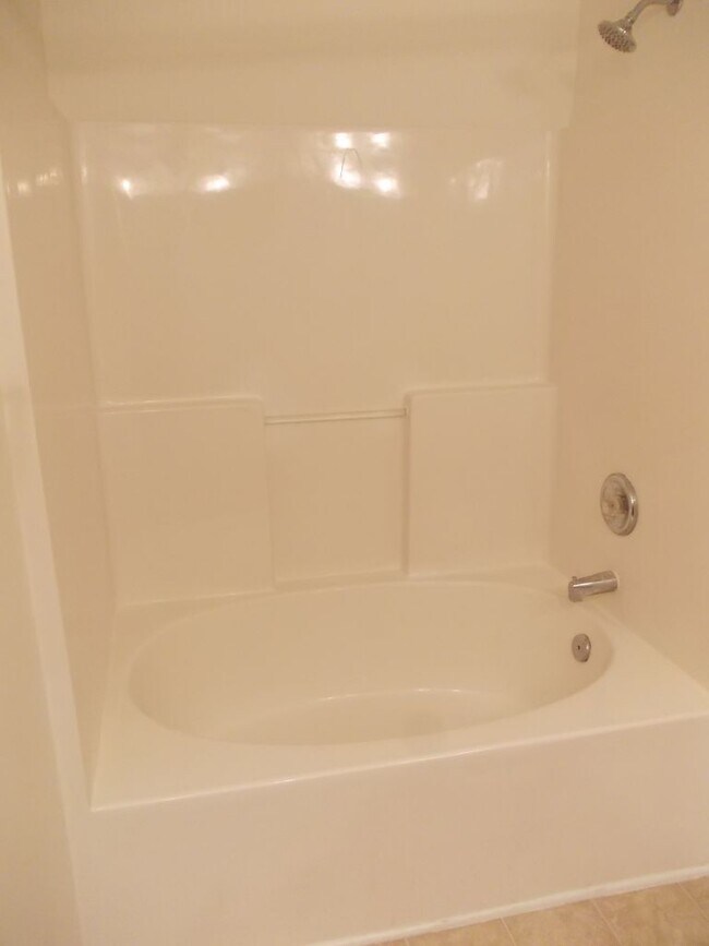 Building Photo - Awesome 2 Bed Condo in Desired NODA - The ...