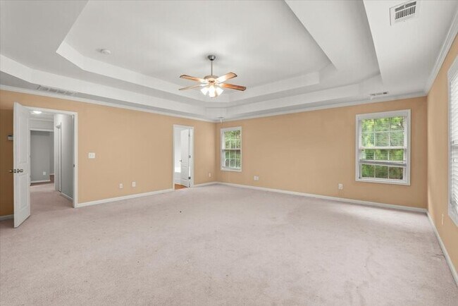 Building Photo - 5 Bedroom in Buford. Great School