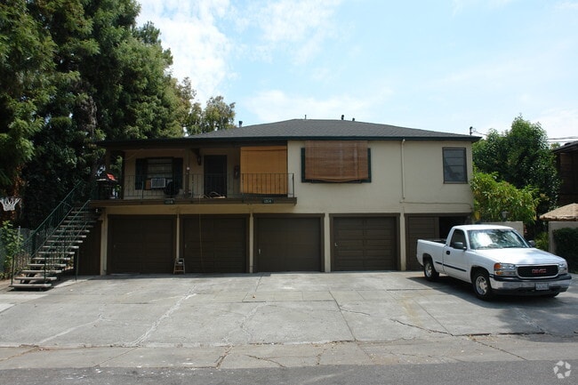Building Photo - Myrtle Apts