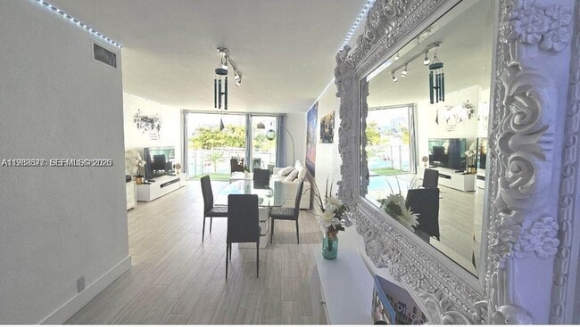 Building Photo - 1000 West Ave