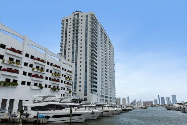 Building Photo - 17301 Biscayne Blvd