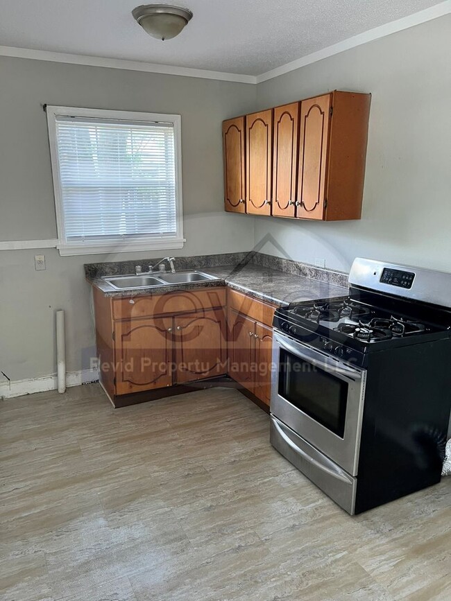 Building Photo - 2562 Quail Ave
