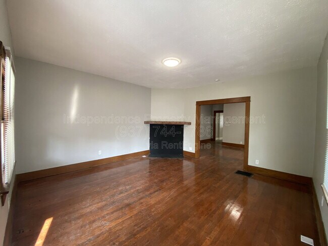 Building Photo - 26 W Beechwood Ave