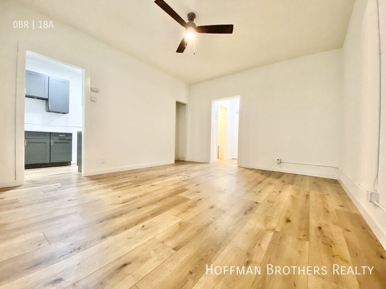 Building Photo - 960 S Oxford Ave