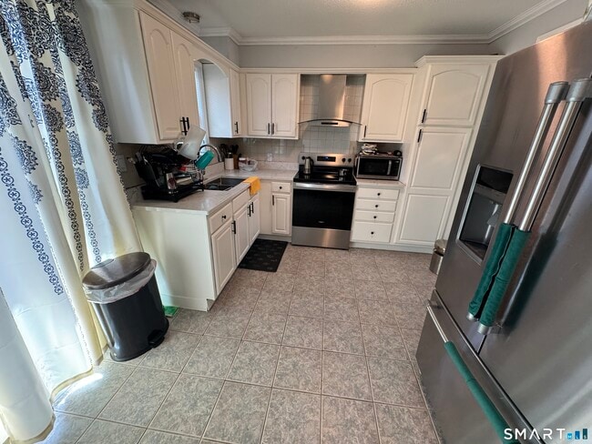 Building Photo - 62 Brookfield Rd