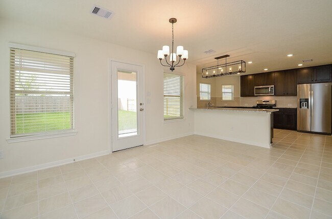Building Photo - 25407 Benroe St