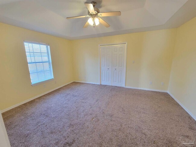 Building Photo - 1306 Pine Hill Cir