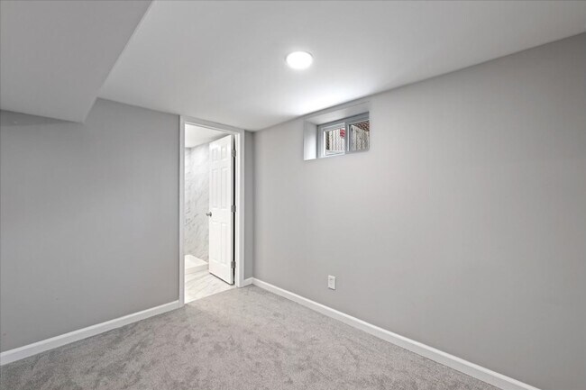 Building Photo - Gorgeous Two-Bedroom Townhome In Middle River