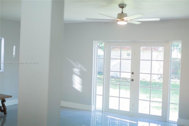 Building Photo - 624 Westward Dr