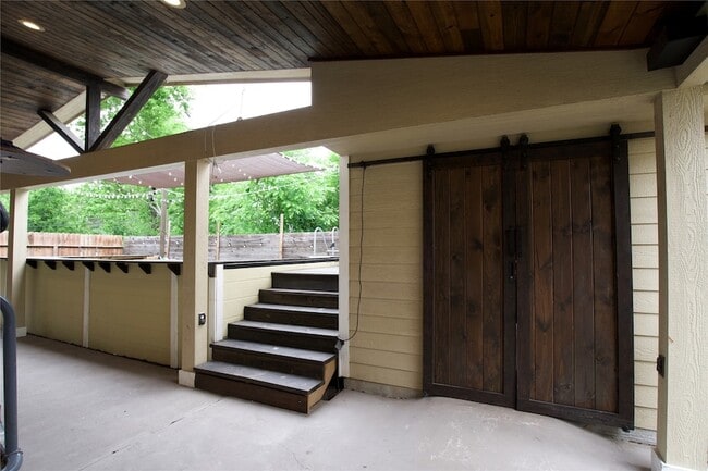 Building Photo - 2710 Sockeye Dr