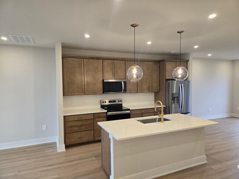 Building Photo - 2615 Wilkinson Pike