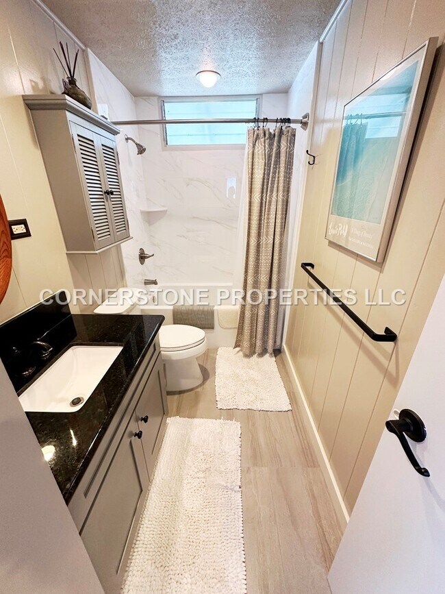 Building Photo - 1445 Mokuna Pl