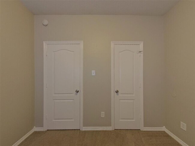 Building Photo - 28818 Hidden Cove Dr