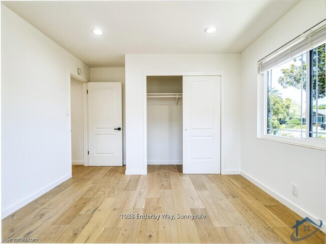 Building Photo - 1038 Enderby Way