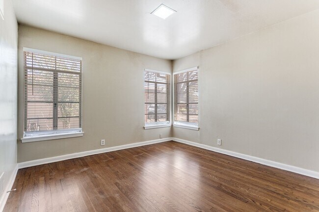 Building Photo - Charming 3-bedroom in the heart of Monticello Park