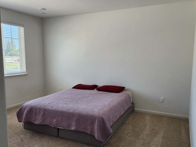 Building Photo - 3043 Vasquez Ct