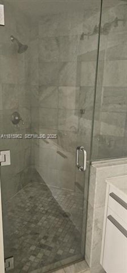 Building Photo - 1060 Brickell Ave