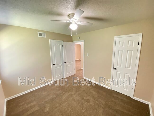 Building Photo - 5204 Black Diamond Cove