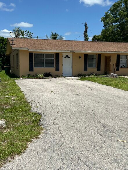 Primary Photo - 4540 Boabadilla St