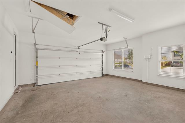 Building Photo - 814 Lakewood Ct