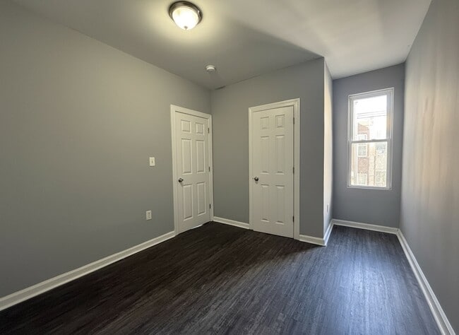 Building Photo - 210 Horton St