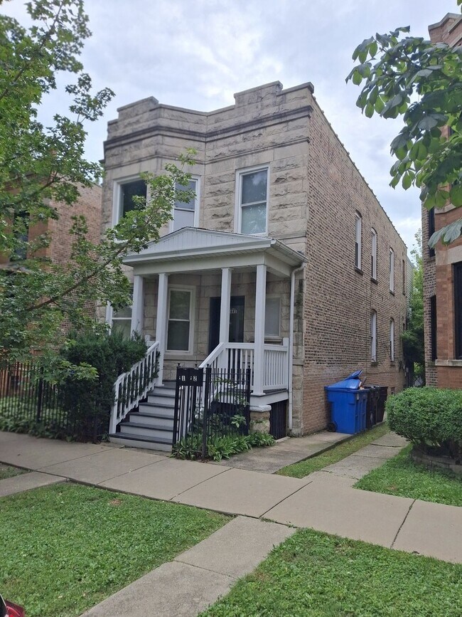 Primary Photo - 2641 W Altgeld St
