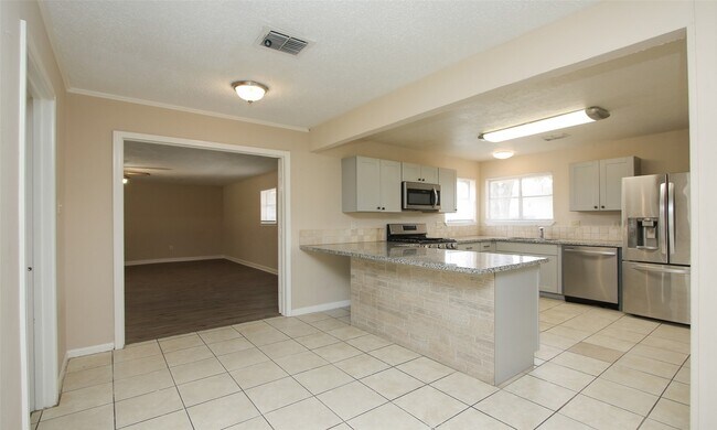 Building Photo - 6406 Ashton St