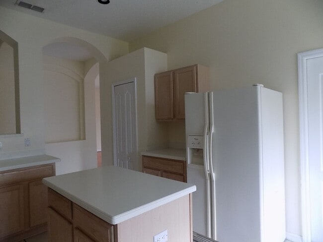 Building Photo - CHARMING 3BR/2BA/OFFICE/2GARAGE