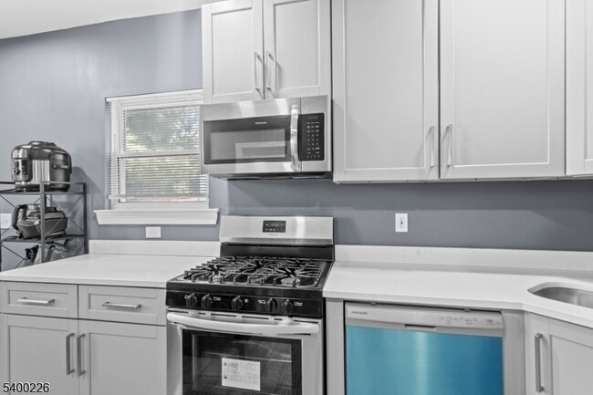 Building Photo - 110 Park Ave