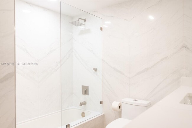 Building Photo - 3250 N Palm Aire Dr