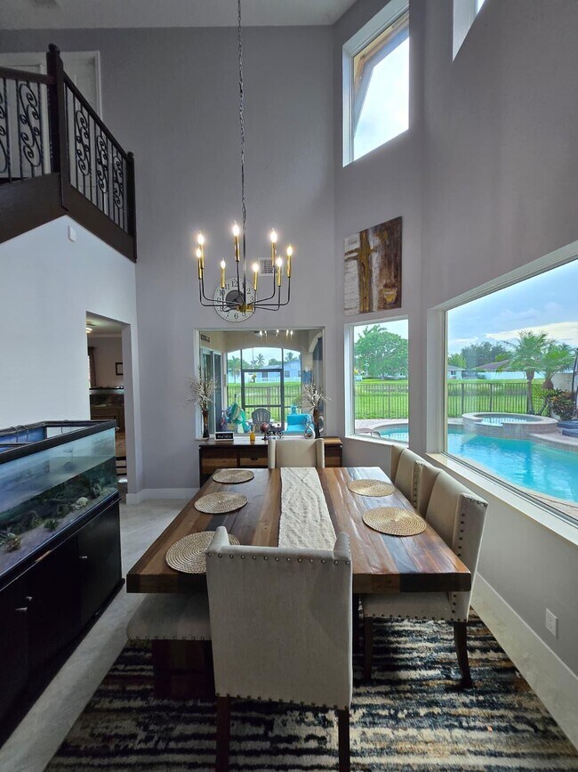 Building Photo - 4102 Artesa Dr