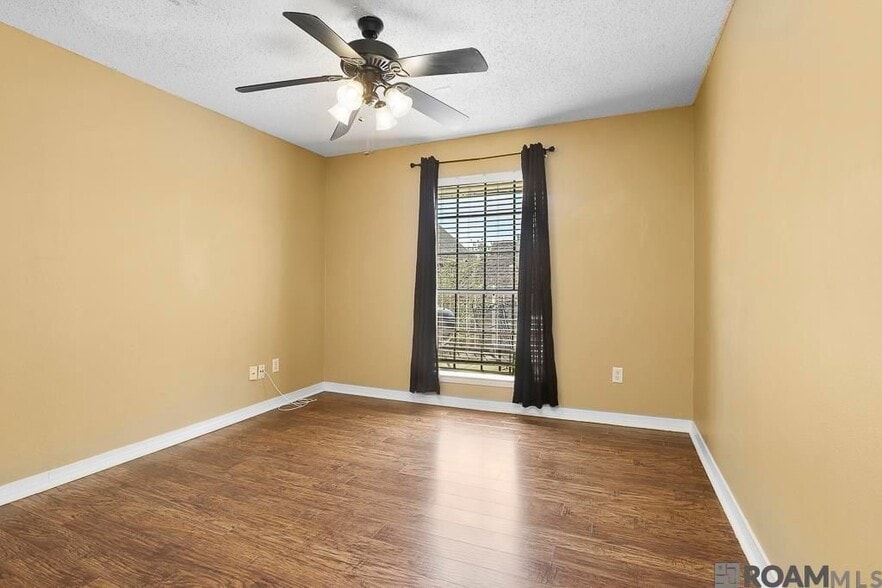 Building Photo - 8500 Bluebonnet Blvd